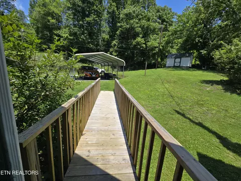 Exterior - 417 Ely Town Rd, Dryden, VA 24243 photo 5 of 9