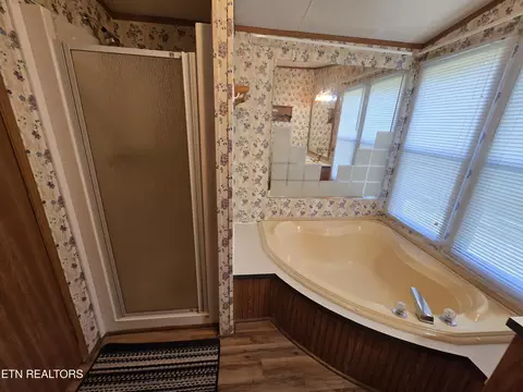 Bath - 417 Ely Town Rd, Dryden, VA 24243 photo 2 of 3
