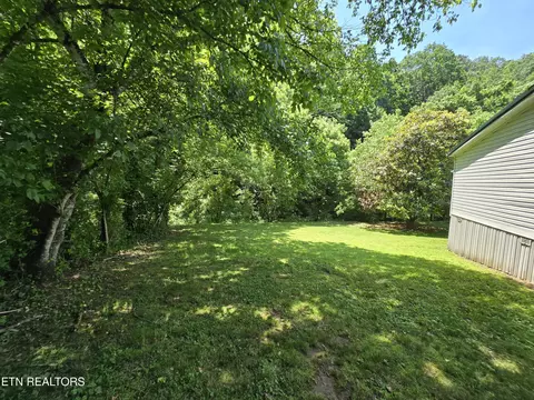 Exterior - 417 Ely Town Rd, Dryden, VA 24243 photo 7 of 9