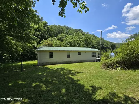 Exterior - 417 Ely Town Rd, Dryden, VA 24243 photo 2 of 9