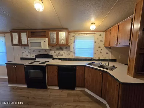 Kitchen - 417 Ely Town Rd, Dryden, VA 24243 photo 3 of 3