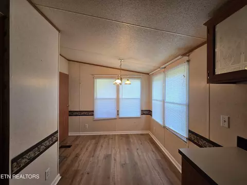 Dining - 417 Ely Town Rd, Dryden, VA 24243 photo 1 of 2