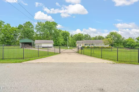 252 Harding Rd, Harriman, TN 37748