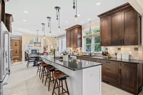 Kitchen - 140 Chickadee Cir, Vonore, TN 37885 photo 2 of 2