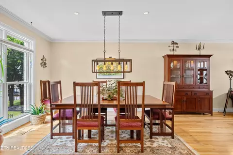 Dining - 140 Chickadee Cir, Vonore, TN 37885 photo 1 of 1