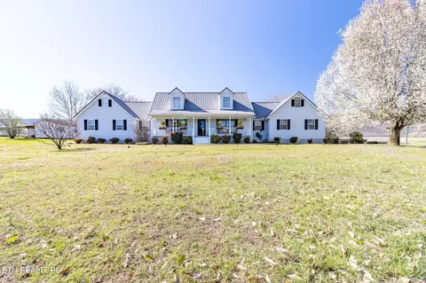 361 River Dr, Dunlap, TN 37327