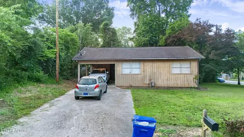 100 Nasson Ln, Oak Ridge, TN 37830