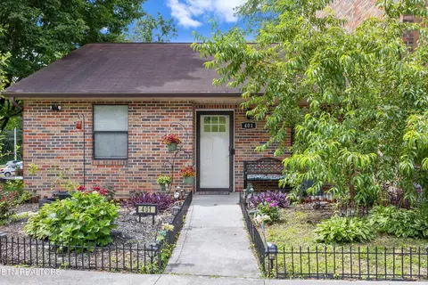 2909 La Villas Dr #401, Knoxville, TN 37917