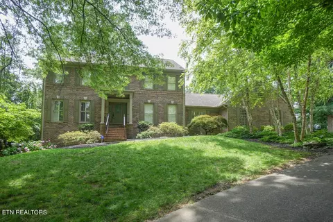 2021 Oakwood Dr, Maryville, TN 37803