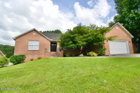 120 Windsor Dr, Maryville, TN 37803