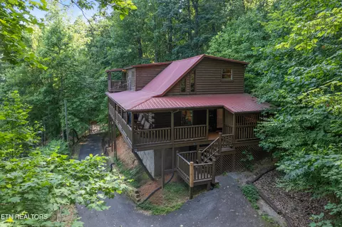 1930 Orchard Dr, Sevierville, TN 37876