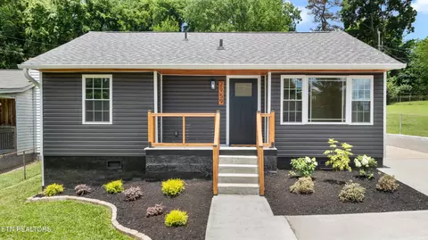 2959 Cecil Ave, Knoxville, TN 37917