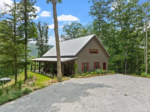187 Persimmon Ln, Pioneer, TN 37847