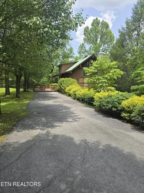 3839 Katelyns Ln, Sevierville, TN 37876