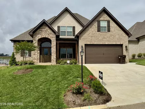 2107 Lantern Park Ln, Knoxville, TN 37932