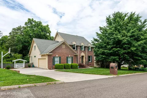 9029 Straw Flower Dr, Knoxville, TN 37922