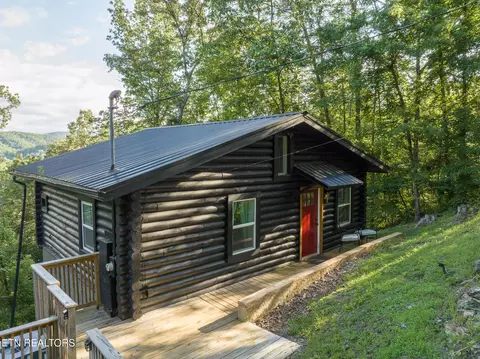 1065 Shell Mountain Rd, Sevierville, TN 37876