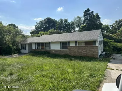 4601 Tanglewood Rd, Knoxville, TN 37912