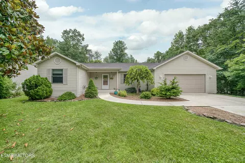 125 Fairhaven Dr, Crossville, TN 38558