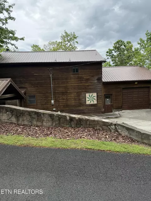 2006 Regans Ridge Way, Sevierville, TN 37876