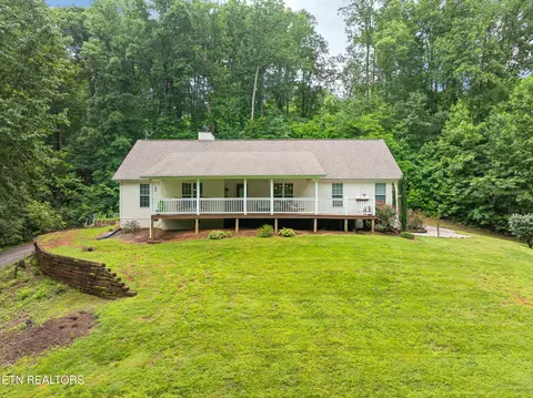 118 Oakland Ln, Sweetwater, TN 37874