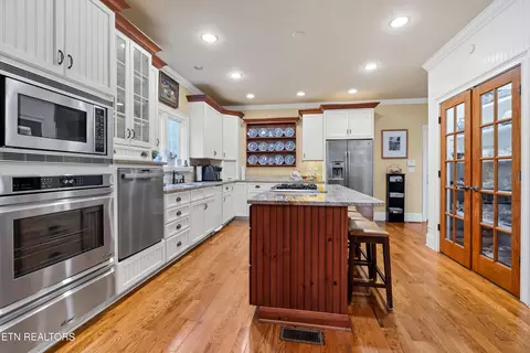Kitchen - 453 Mount John Loop, Townsend, TN 37882 photo 3 of 5