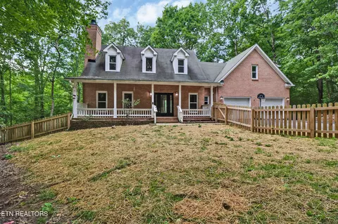 110 Lakecrest Ln, Oak Ridge, TN 37830