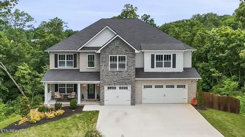 8426 Kiva Dunes Ln, Knoxville, TN 37938