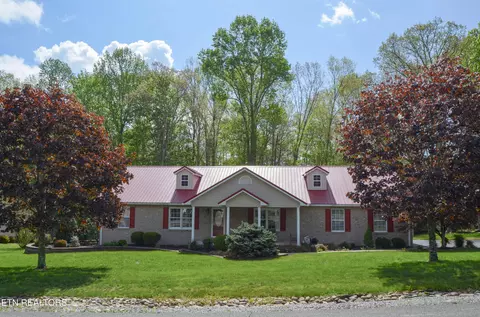 76 Sundrop Ln, Crossville, TN 38571