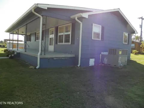23 Mitchell St, Spencer, TN 38585