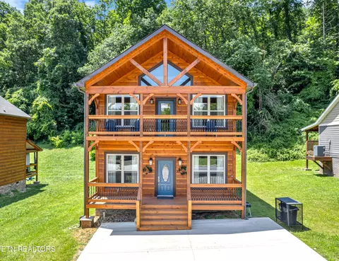 3133 Cherokee Valley Dr, Sevierville, TN 37862