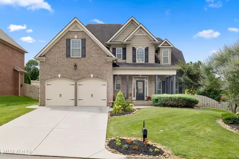 7914 Rustic Oak Dr, Knoxville, TN 37919
