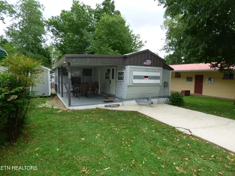 76 Seminole Dr, Crossville, TN 38572