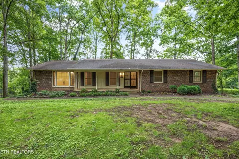 5004 Malibu Dr, Knoxville, TN 37918