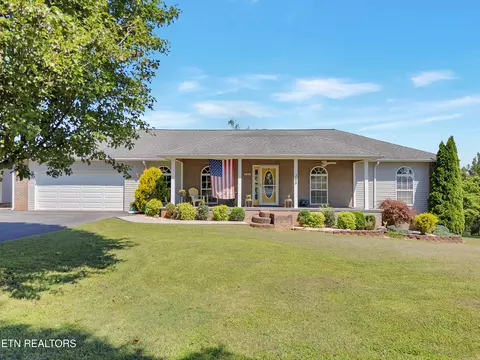 345 Esther Ct, Dandridge, TN 37725