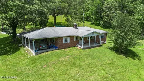 330 Dilbeck Ln, Caryville, TN 37714