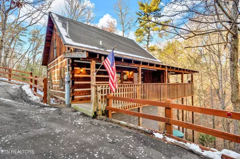 2784 Mountain View Cir, Sevierville, TN 37862