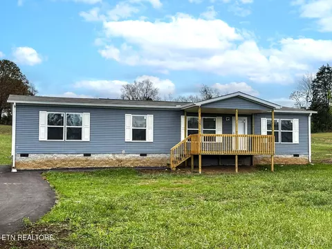338 Bungalow Dr, Dandridge, TN 37725