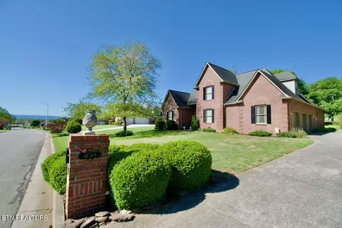 1689 Peppertree Dr, Alcoa, TN 37701