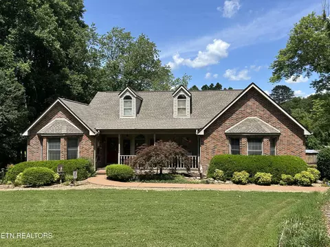 302 Lake St, Harriman, TN 37748