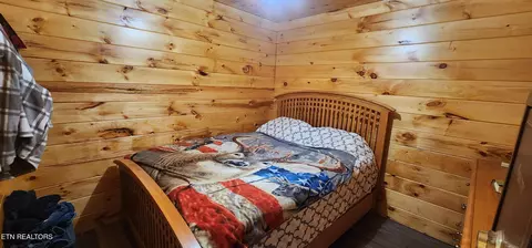 Bedroom - 1955 Terry Rd, Oneida, TN 37841 photo 2 of 2