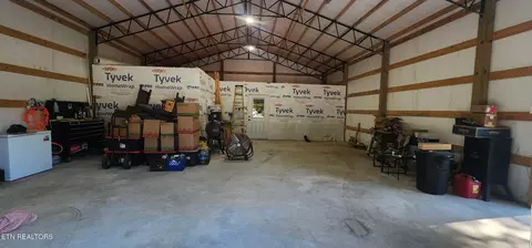 Entry Way - 1955 Terry Rd, Oneida, TN 37841 photo 2 of 2
