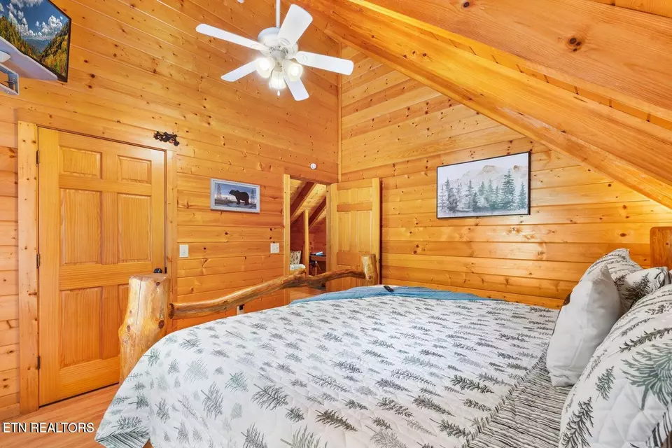 Bedroom - 2217 Red Bud Rd, Sevierville, TN 37876 photo 9 of 9