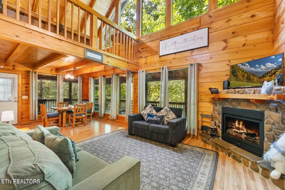 Living - 2217 Red Bud Rd, Sevierville, TN 37876 photo 1 of 4
