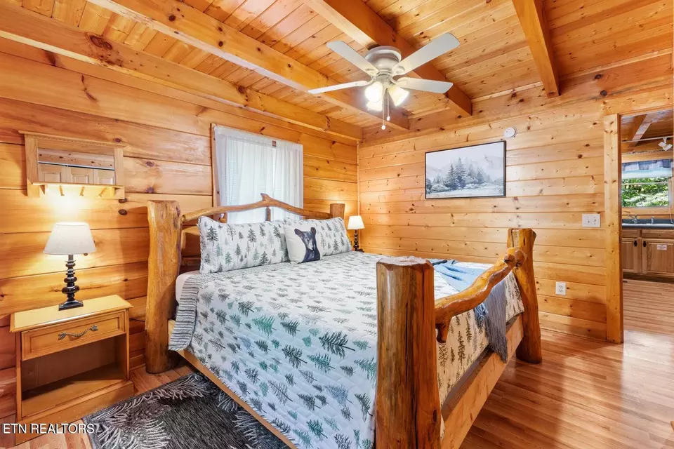 Bedroom - 2217 Red Bud Rd, Sevierville, TN 37876 photo 2 of 9