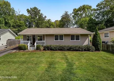 3854 Taliluna Ave, Knoxville, TN 37919