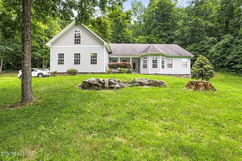 982 Jordan Rd, Washburn, TN 37888
