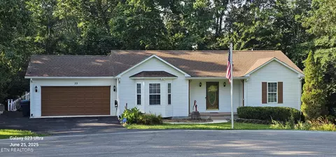 33 Tulip Ct, Crossville, TN 38555