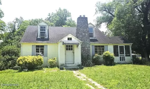 1132 Franklin Dr, Maryville, TN 37801