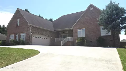 2929 Innisbrook Dr, Maryville, TN 37801